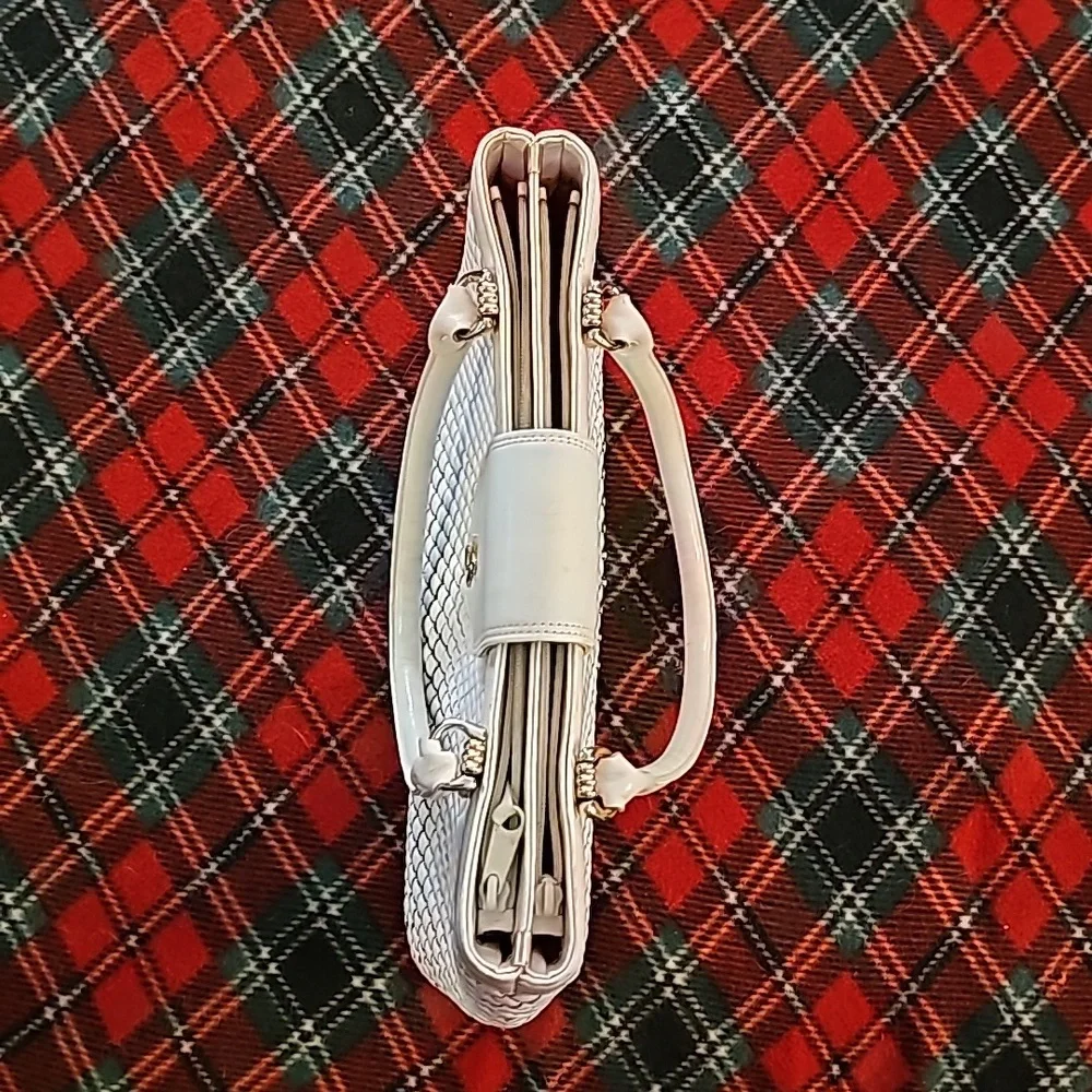 White R Purse - Chain Mail - Picture 3 of 16